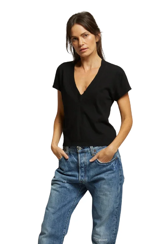 Women's Blouse with Mandarin CollarAlanis V-Neck Tee