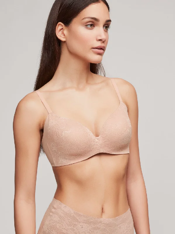 seamless molded bra for smooth undergarmentsSujetador reductor de espalda con aro de silicona Copa B