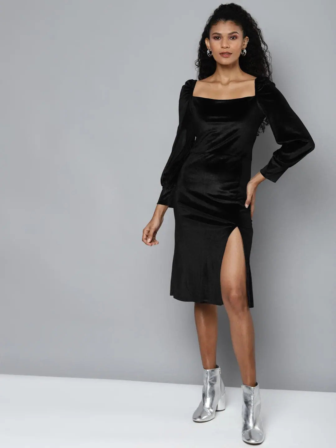 Women's V-Shaped Collar DressesBlack Velvet Front Slit Bodycon Dress