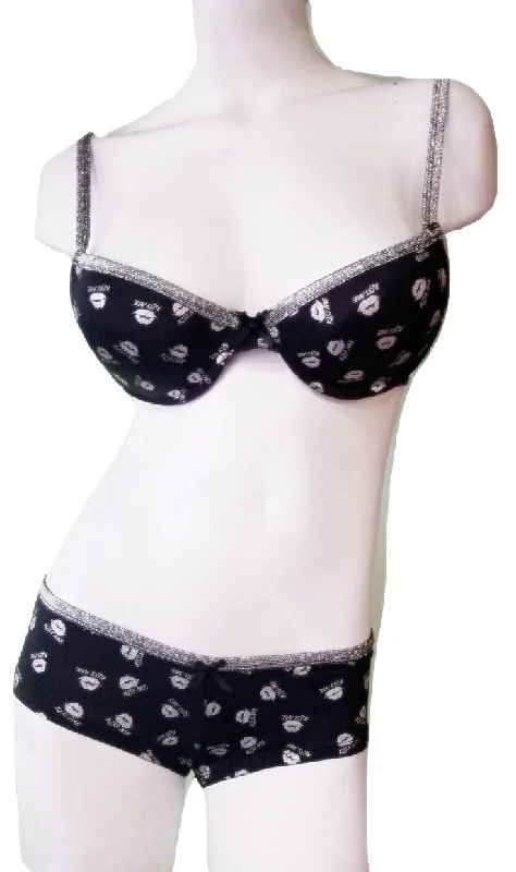 eco-friendly bamboo fiber briefs with a breathable fabricBlack & Silver Bra & Panty Set - Kiss Me Lips