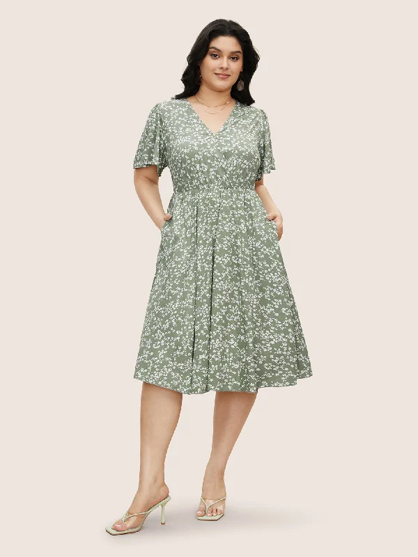 Women's Collarless DressesBloom Dress - Ditsy Floral Elastic Waist Ruffles Pocket Knee Dress