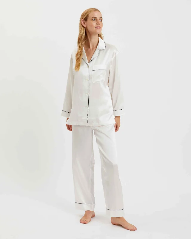 women's pajamas for a night of deep sleepWomen's Silk Pyjamas - Ivory