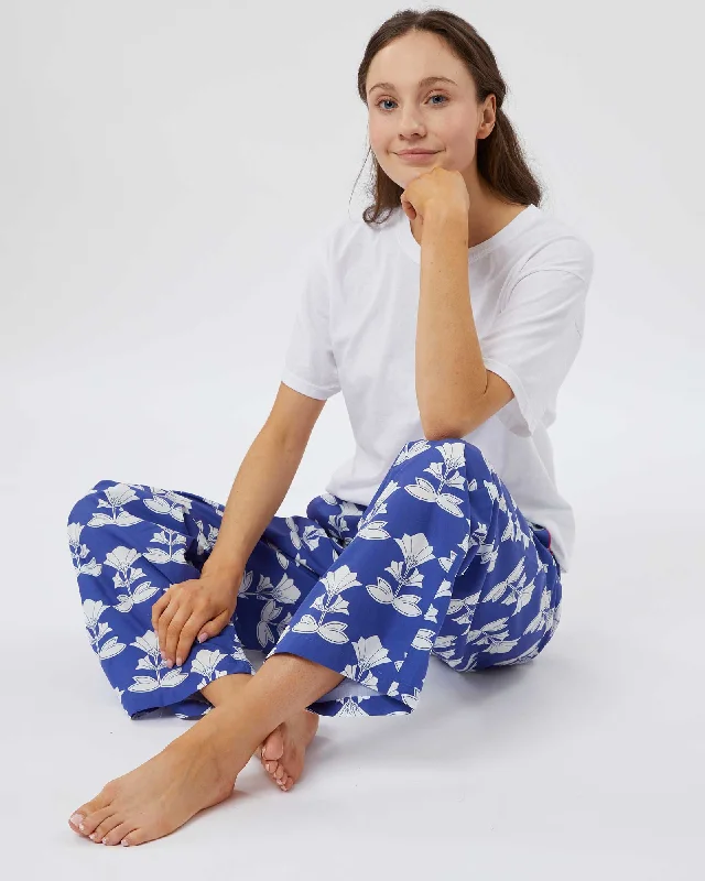 women's pajamas for a good night's sleepWomen's Classic Cotton Lucinda Pyjama Trousers - Sezincote Floral