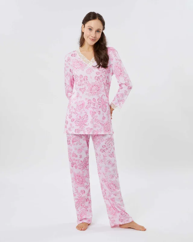 women's pajamas designed for those who believe in sweet dreams and cozy nights.Women's Jersey Ella Pyjamas - Somerby Floral